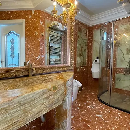 Kingdom With Sauna And Hamam 别墅